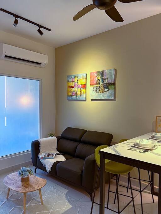 Modern Suites At Arte Mont Kiara By Iconique Kuala Lumpur Exterior foto