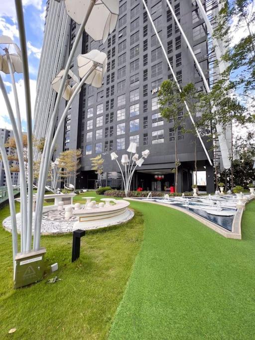 Modern Suites At Arte Mont Kiara By Iconique Kuala Lumpur Exterior foto
