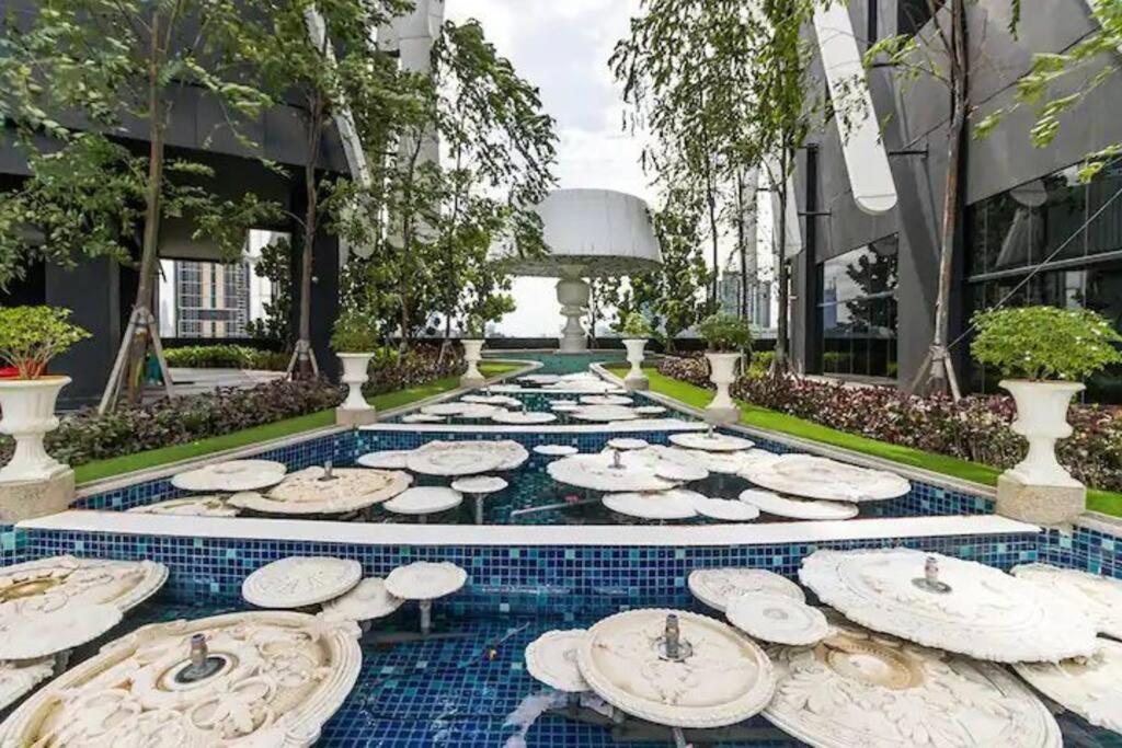 Modern Suites At Arte Mont Kiara By Iconique Kuala Lumpur Exterior foto
